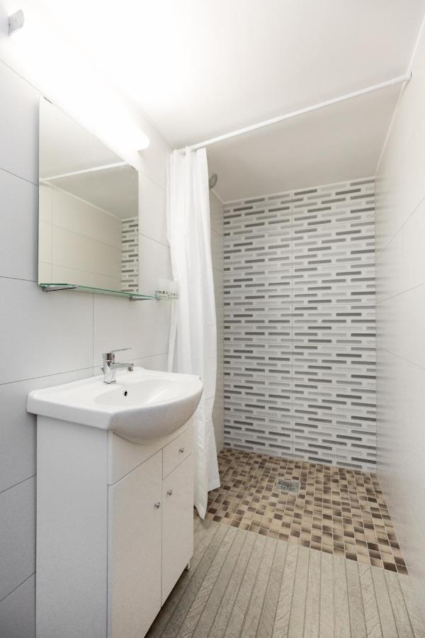 Minimalist Styled Tiny Ap @New York Cafe Apartment Budapest Ngoại thất bức ảnh